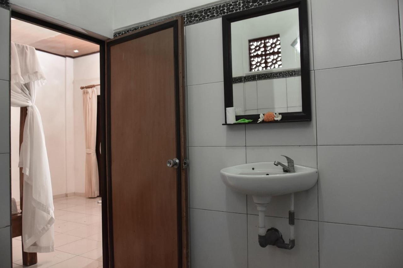 Warung Ombak Homestay Амед Экстерьер фото